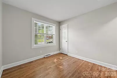 4421 Knollcrest Drive, Charlotte, NC 28208 - Photo 20