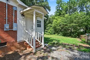4421 Knollcrest Dr, Charlotte, NC 28208 - Photo 4