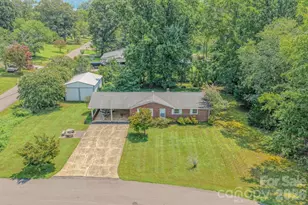 1169 Burkehurst Ave, Morganton, NC 28655 - Photo 2