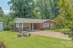 1169 Burkehurst Ave, Morganton, NC 28655 - Photo 1