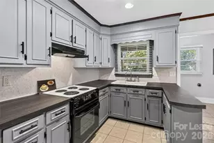 1634 Van Buren Ave, Charlotte, NC 28216 - Photo 12