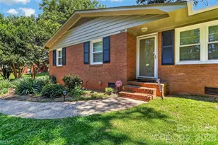 1634 Van Buren Ave, Charlotte, NC 28216 - Photo 2