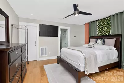 1016 Dresden Drive W, Charlotte, NC 28205 - Photo 16