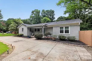 1016 Dresden Dr W, Charlotte, NC 28205 - Photo 32