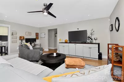 1016 Dresden Drive W, Charlotte, NC 28205 - Photo 12