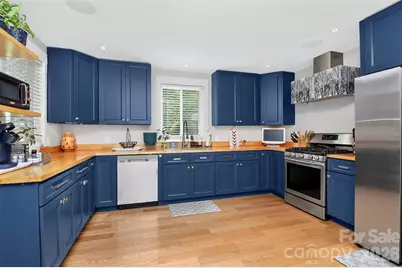 1016 Dresden Drive W, Charlotte, NC 28205 - Photo 4