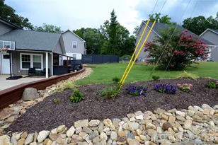 130 Bostic St, Marion, NC 28752 - Photo 2