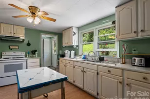 46 Trevor Ct, Clyde, NC 28721 - Photo 10
