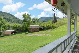 46 Trevor Ct, Clyde, NC 28721 - Photo 2