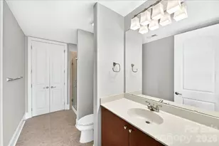 4625 Piedmont Row Dr, Charlotte, NC 28210 - Photo 10