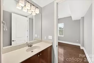 4625 Piedmont Row Dr, Charlotte, NC 28210 - Photo 14
