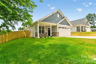 1107 Burke St, Monroe, NC 28110 - Photo 2