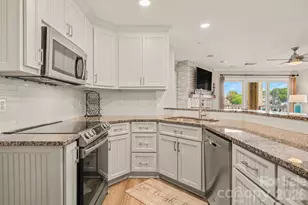 18613 Vineyard Point Ln, Cornelius, NC 28031 - Photo 10