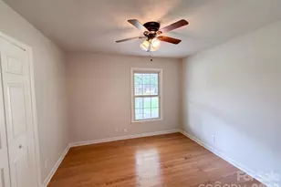 529 Timberlane Dr, Mount Holly, NC 28120 - Photo 4