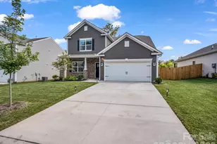 126 Ashelyn Pk Dr, Fletcher, NC 28732 - Photo 1