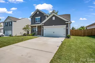 126 Ashelyn Pk Dr, Fletcher, NC 28732 - Photo 2