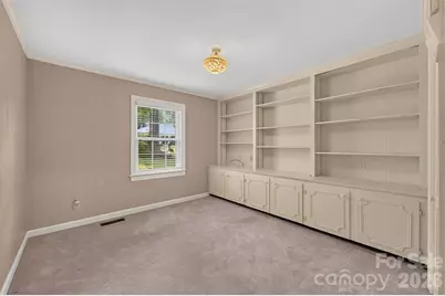 530 25th Avenue NW, Hickory, NC 28601 - Photo 4
