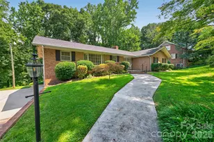 530 25th Ave NW, Hickory, NC 28601 - Photo 2