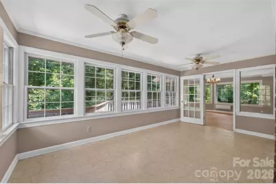 530 25th Avenue NW, Hickory, NC 28601 - Photo 12