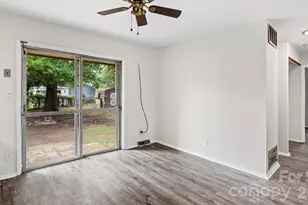634 Kentbrook Dr, Charlotte, NC 28213 - Photo 8