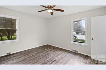 634 Kentbrook Drive, Charlotte, NC 28213 - Photo 14