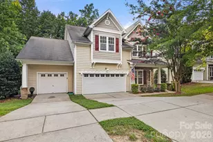 1334 Sarandon Dr, Matthews, NC 28104 - Photo 2