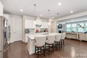 8022 Cornhill Ave, Charlotte, NC 28277 - Photo 6