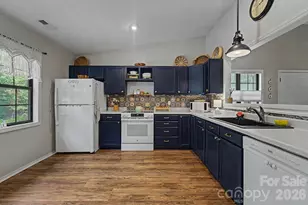 16A Willow View Dr, Franklin, NC 28734 - Photo 4