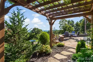 320 Summerset Dr, Hendersonville, NC 28792 - Photo 44