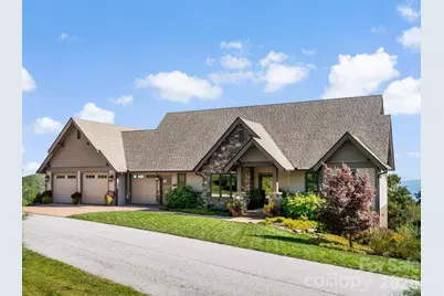 320 Summerset Drive, Hendersonville, NC 28792 - Photo 2