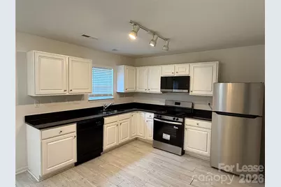 4820 Lynn Lee Circle, Charlotte, NC 28269 - Photo 4