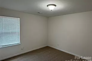 4820 Lynn Lee Cir, Charlotte, NC 28269 - Photo 12