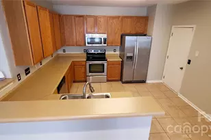 1619 Doverhill Pl Pl, Charlotte, NC 28262 - Photo 4