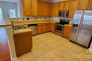 1619 Doverhill Pl Pl, Charlotte, NC 28262 - Photo 6