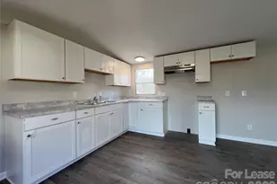 528 Oak Run Ct, Bessemer City, NC 28016 - Photo 4
