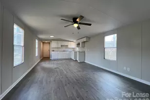 528 Oak Run Ct, Bessemer City, NC 28016 - Photo 2