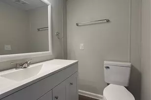 528 Oak Run Ct, Bessemer City, NC 28016 - Photo 6