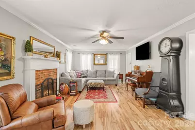4228 Huntmeadow Drive, Charlotte, NC 28269 - Photo 4