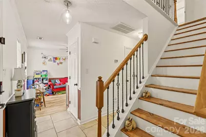 4228 Huntmeadow Drive, Charlotte, NC 28269 - Photo 8