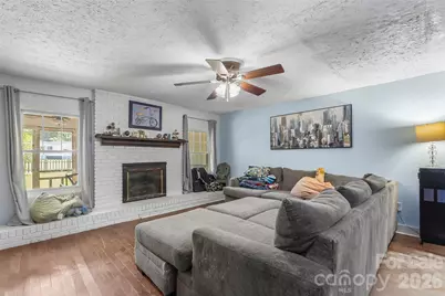 40 Sycamore Circle, Hendersonville, NC 28791 - Photo 4