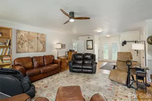 525 Carson Dr, Hendersonville, NC 28791 - Photo 24