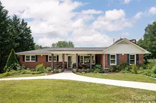 525 Carson Dr, Hendersonville, NC 28791 - Photo 4