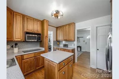 525 Carson Drive, Hendersonville, NC 28791 - Photo 12