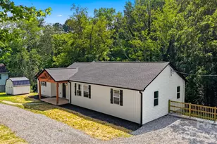 419 Rockyford St, Morganton, NC 28655 - Photo 2