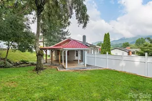 151 Meadow St, Waynesville, NC 28786 - Photo 30