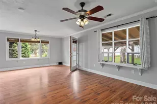 151 Meadow St, Waynesville, NC 28786 - Photo 6