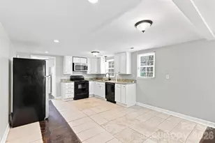 922 Ambassador St, Charlotte, NC 28208 - Photo 6