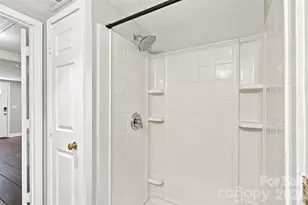 922 Ambassador St, Charlotte, NC 28208 - Photo 18