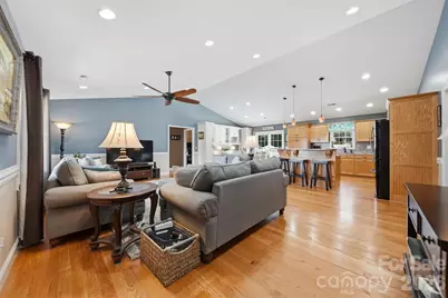 3315 47th Avenue Place NE, Hickory, NC 28601 - Photo 4