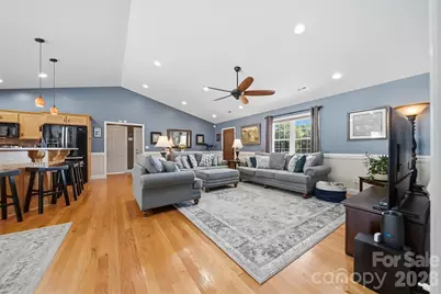 3315 47th Avenue Place NE, Hickory, NC 28601 - Photo 6